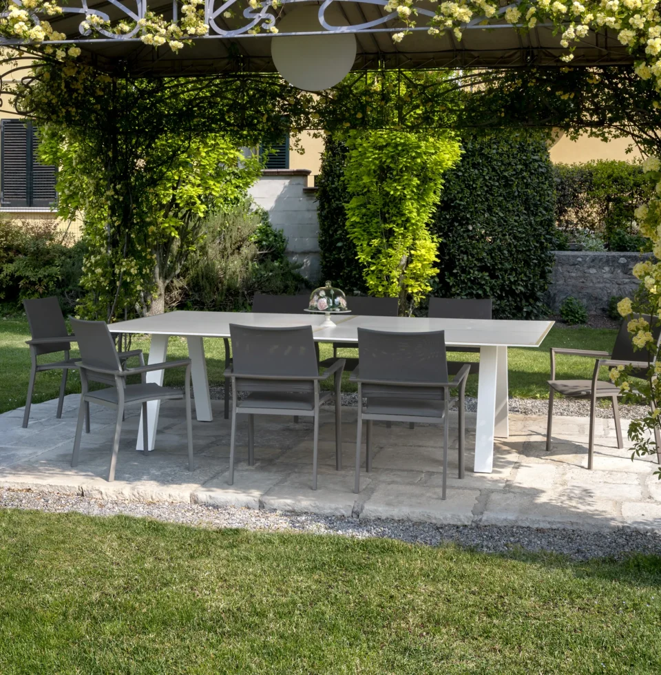 GRASSHOPPER-OUTDOOR-BANNER_2